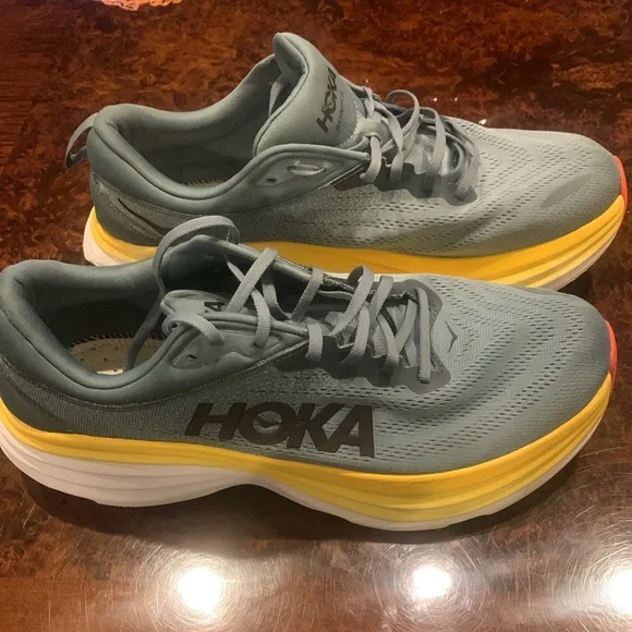 Gently worn pair of men’s Hoka tennis shoes - Picture 2 of 7